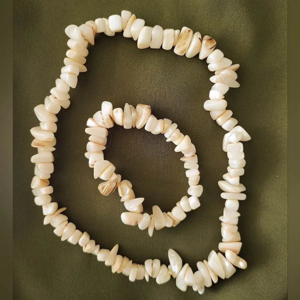 Vintage Cream Shell Chip Necklace & Bracelet Set